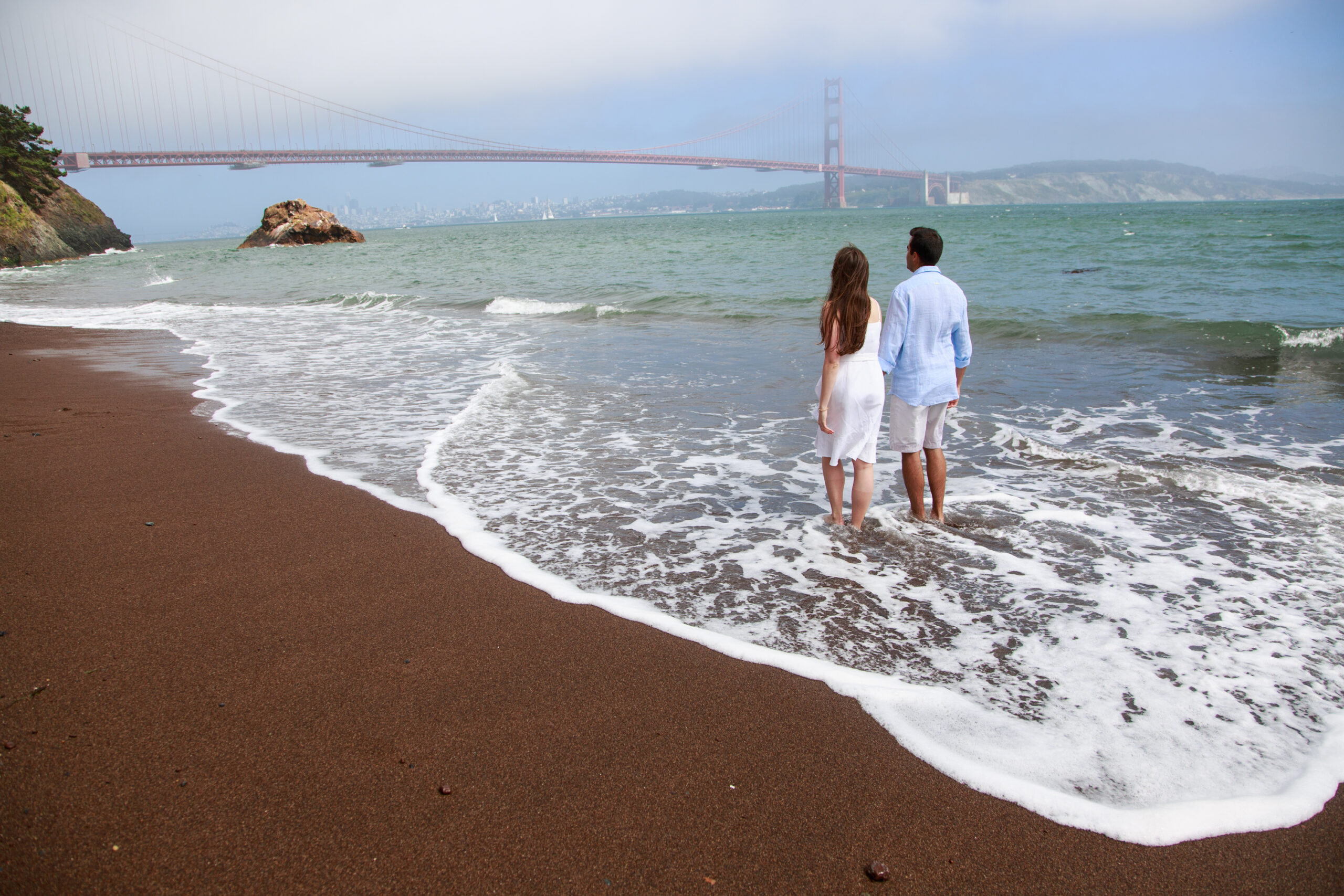 engagement photos at golden gate bridge